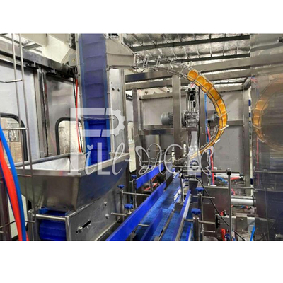 3 w 1 Monoblokowa maszyna do napełniania wodą mineralną do napełniania 900BPH 10L Plastikowa butelka dostawca