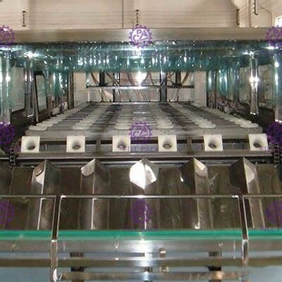 Elektryczna maszyna do napełniania galonów 1500BPH z podnośnikiem do nakrętek dostawca