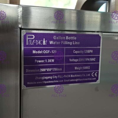 3,4 * 0,78 * 1,95 m Linia do napełniania 3 w 1 120 BPH (galon) dostawca