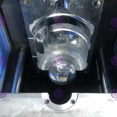 5 galonów Semi Auto 120bph 30mm plastikowa maszyna do wydmuchiwania butelek PET dostawca