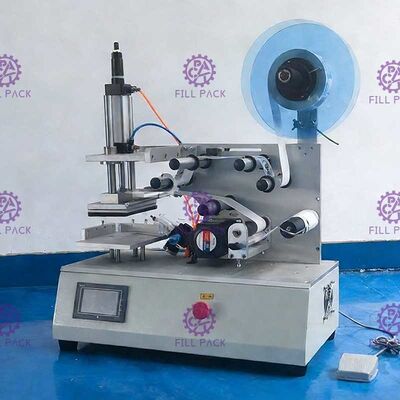 Półautomatyczne kwadratowe płaskie słoiki do etykietowania butelek Jednostronne lub dwustronne Samoprzylepne naklejki Sprzęt do etykietowania dostawca