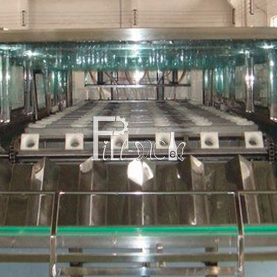 Elektryczna maszyna do napełniania galonów 1500BPH z podnośnikiem do nakrętek dostawca