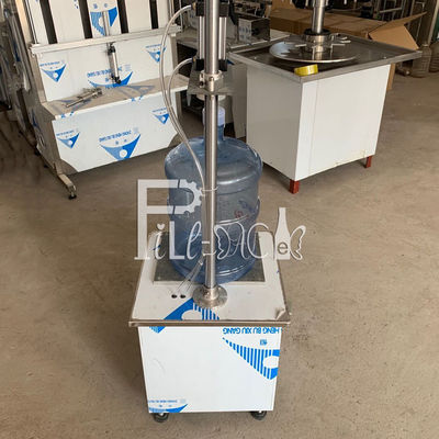 Automatyczna maszyna do zamykania butelek dla zwierząt domowych Gallon Plc 450mm dostawca