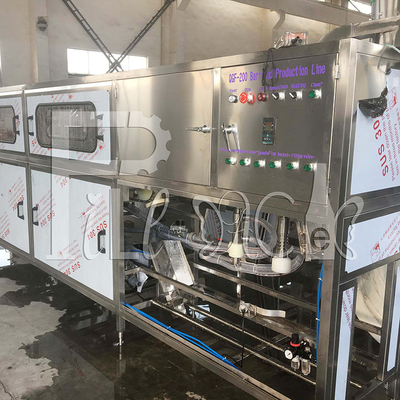 Automatyczna linia do napełniania wodą butelkowaną o pojemności 5 galonów Linia do napełniania wiader do mycia naczyń dostawca