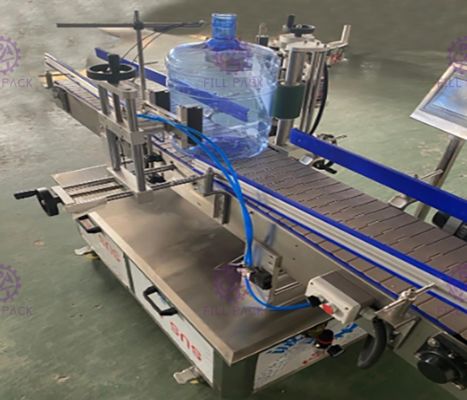 Automatyczna etykieciarka do butelek 1200BPH o pojemności 5 galonów Sterowanie PLC Dostosowane