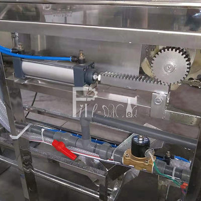 Sus 316 3 200BPH Maszyna do napełniania dzbanków galonowych z uchwytem na butelkę